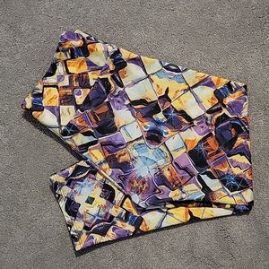 ONZIE YOGA CAPRI LEGGINGS